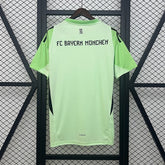 Bayern München 2025-2026 goalkeeper